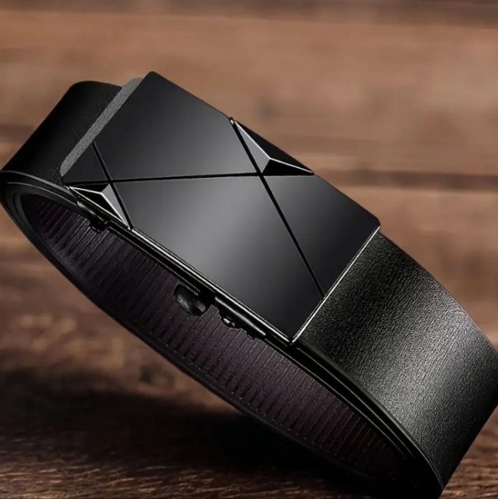 Elegant Black Men's Belt with Geometric Buckle